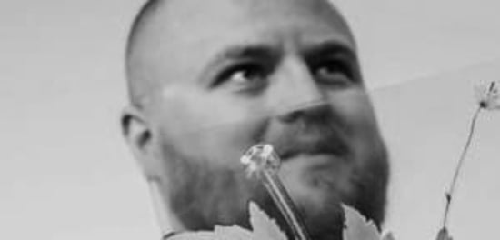 Mika Hallbäck Vuorenpää AMBASSADÖR  Mika Hallbäck Vuorenpää Född Malmö 1982 Började med musik 1995, varit aktiv på professionell nivå sedan 2000. Drivit flera skivbolag under åren, samt skivbutik. Driver nu skivbolagen Kess Kill och Pohjola. Aktiv under artistnamn Rivet. Musiken är techno, industri och synth men alltid med en klubbådra.